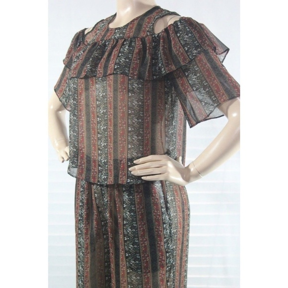 💕BCBGMaxAzria💕 Chiffon Cold Shoulder Pattern Top - Picture 7 of 8